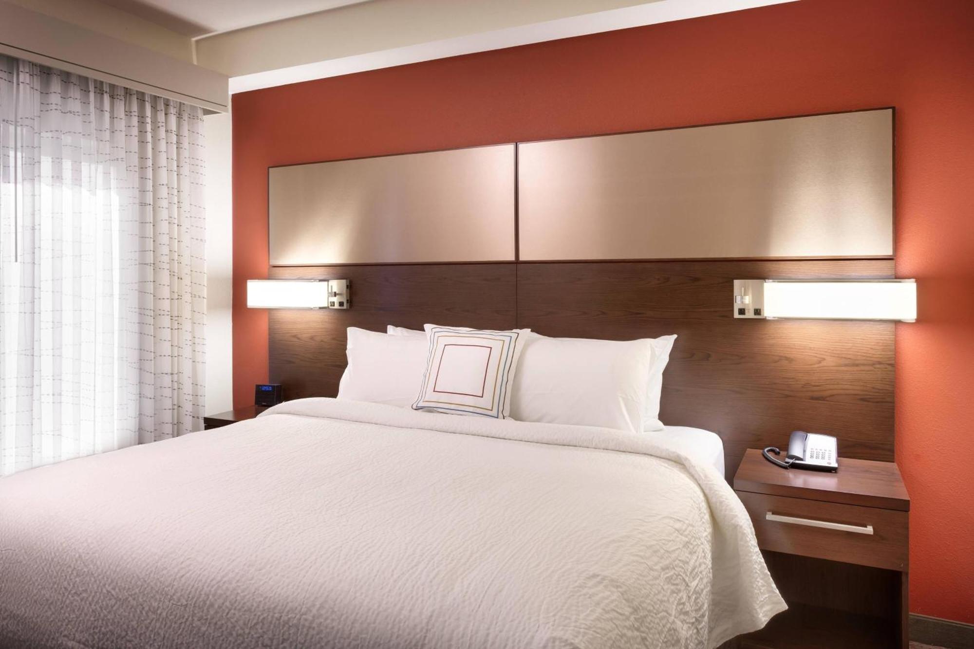 Hotel By Marriott